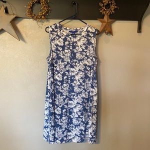 Sleeveless dress